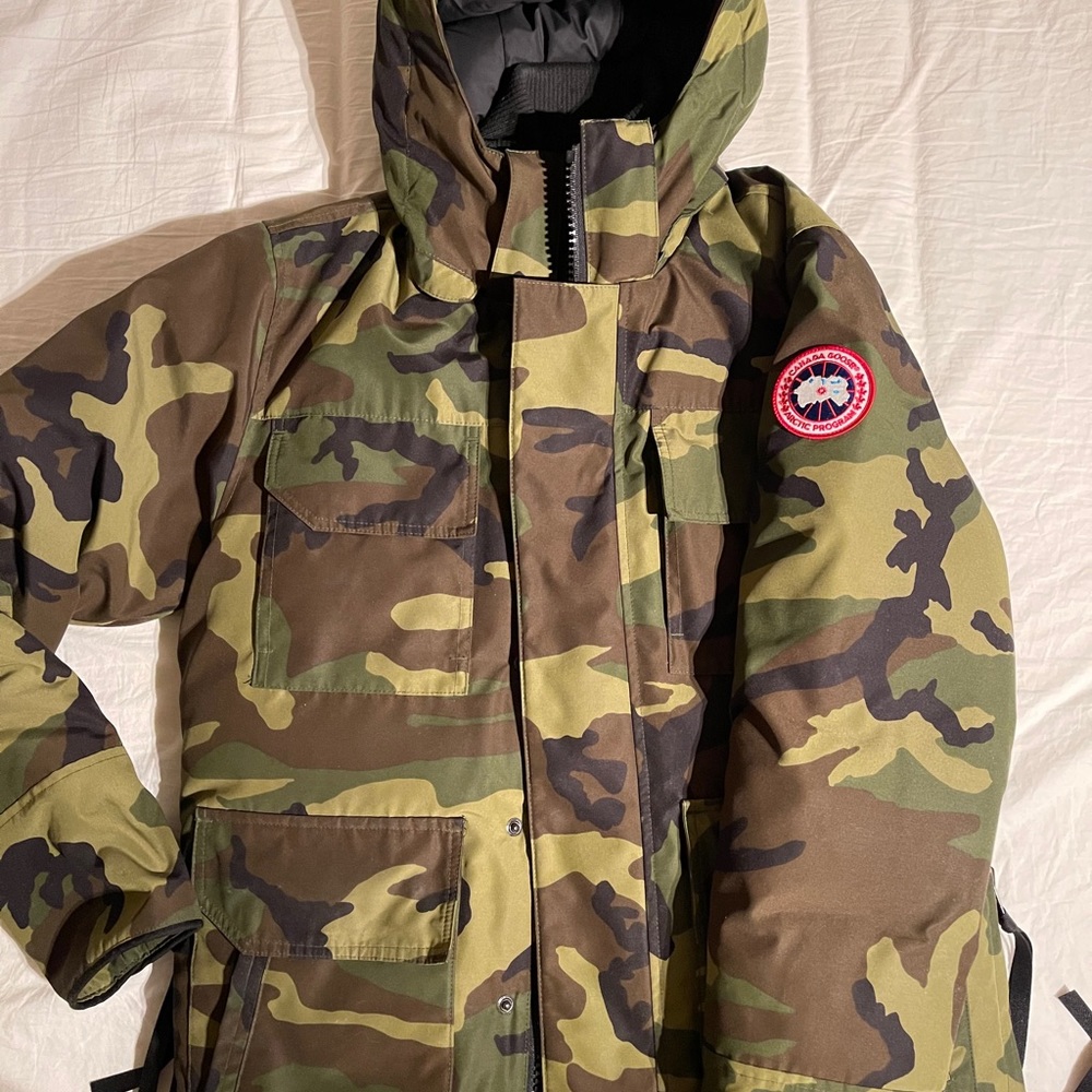 Canada Goose Maitland Parka Camo Medium Size